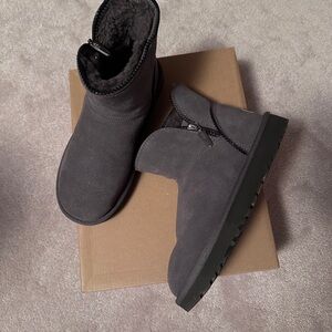 UGG Charcoal Women's Winter Boots